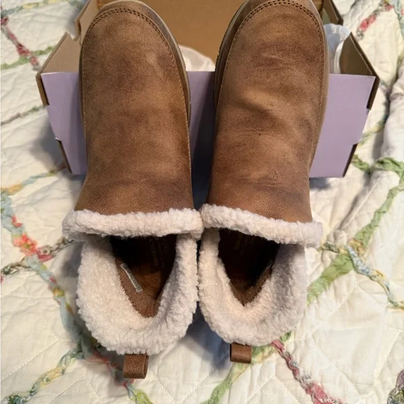 Skechers Brown Faux Fur Lined Boots - Picture 5 of 10
